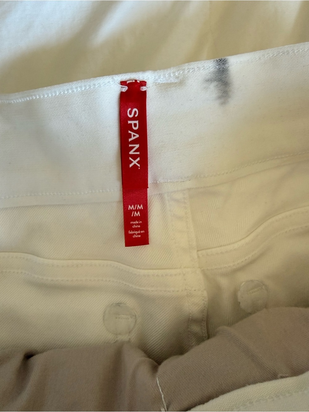 Spanx White Twill Stretch Shorts 4” - Picture 4 of 4